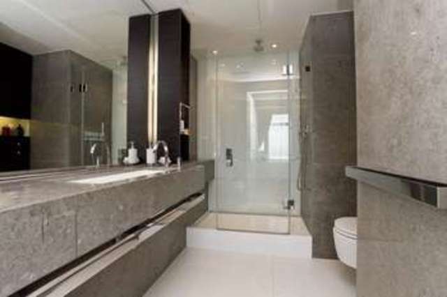  Image of 2 Bedroom Flat  For Sale at Canary Wharf, E14 9HQ