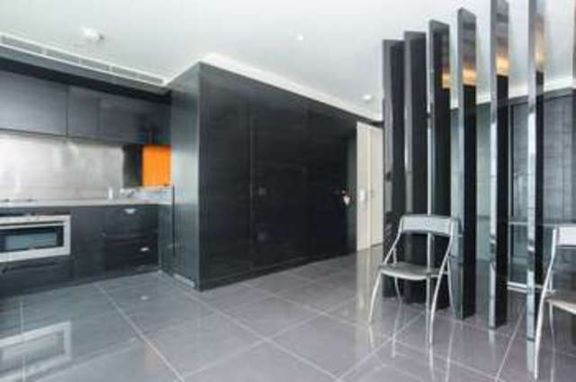  Image of Flat  For Sale at Canary Wharf, E14 9HL