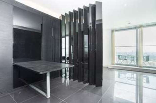  Image of Flat  For Sale at Canary Wharf, E14 9HL