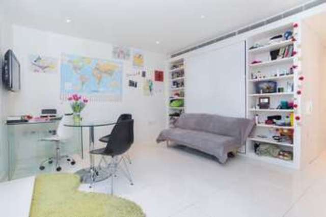  Image of Flat  For Sale at London, E14 9HL