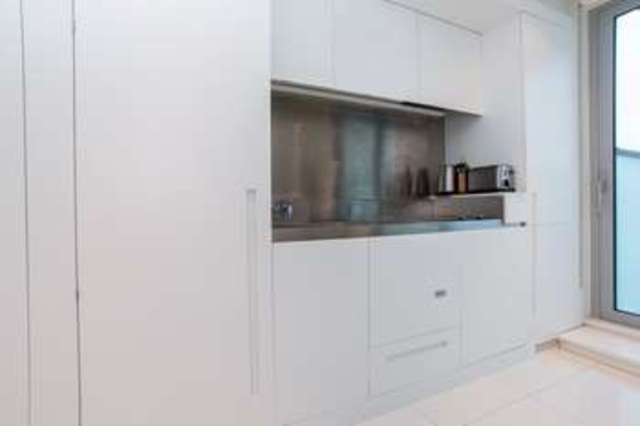  Image of Flat  For Sale at London, E14 9HL