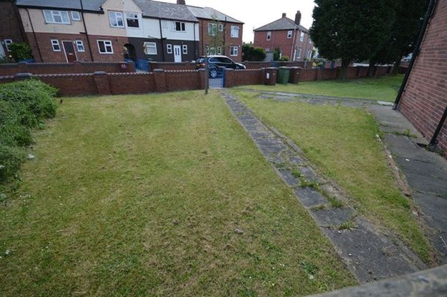  Image of 3 Bedroom Semi-Detached  For Sale at Park Crescent  Castleford, WF10 3JZ