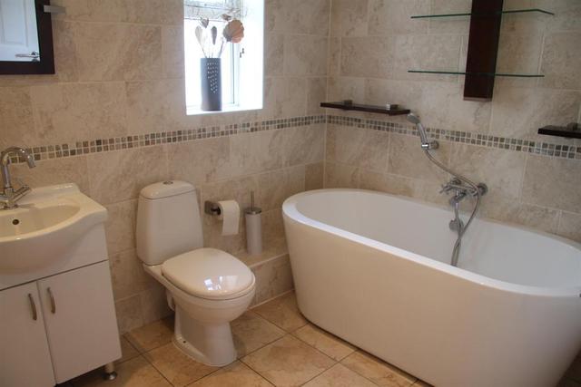  Image of 4 Bedroom Detached  For Sale at Guiseley Leeds Guiseley, LS20 8EN