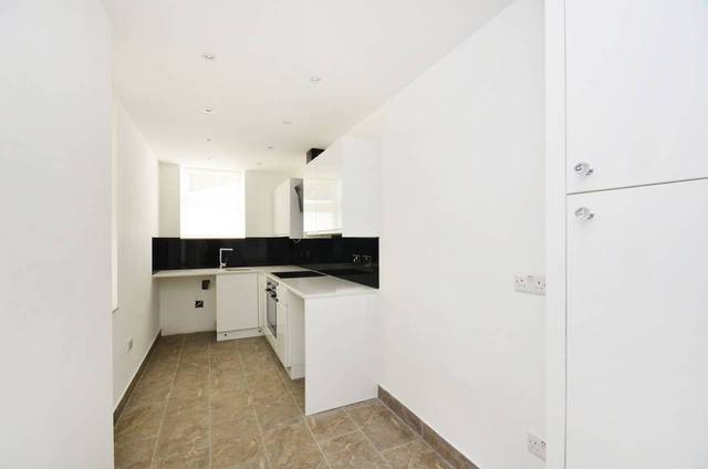  Image of 1 Bedroom Flat  For Sale at Parkfield Road  New Cross, SE14 6QB