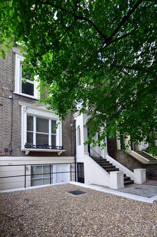  Image of 1 Bedroom Flat  For Sale at Parkfield Road  New Cross, SE14 6QB