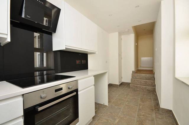  Image of 1 Bedroom Flat  For Sale at Parkfield Road  New Cross, SE14 6QB