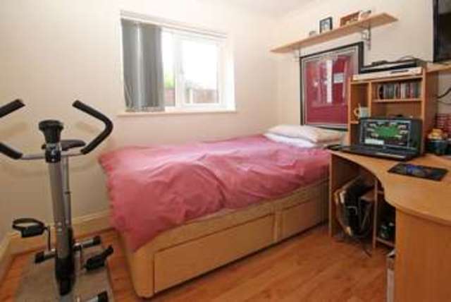  Image of 2 Bedroom Flat  For Sale at Parkwood Road  Southbourne, BH5 2BS