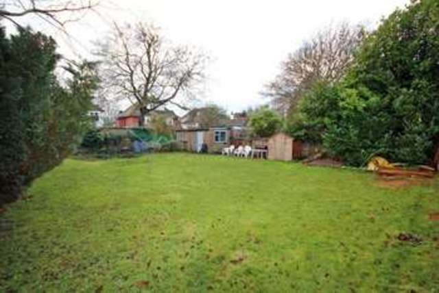  Image of 2 Bedroom Flat  For Sale at Parkwood Road  Southbourne, BH5 2BS