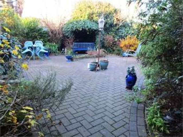  Image of 4 Bedroom Detached  For Sale at Pavilion Drive Leigh on sea Leigh-on-Sea, SS9 3JR