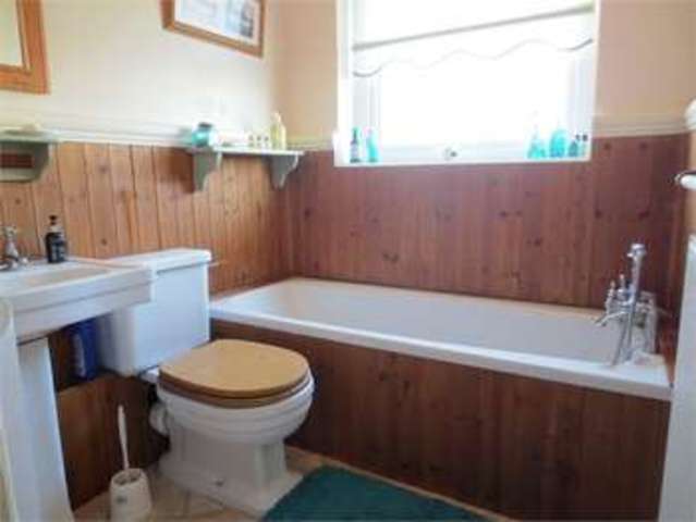  Image of 4 Bedroom Detached  For Sale at Pavilion Drive Leigh on sea Leigh-on-Sea, SS9 3JR