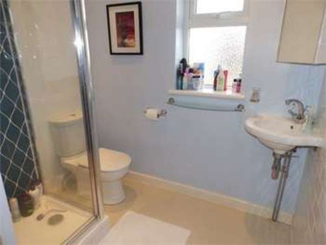  Image of 1 Bedroom House Share  To Rent at Pavilion drive Leigh on sea Leigh-on-Sea, SS9 3JS