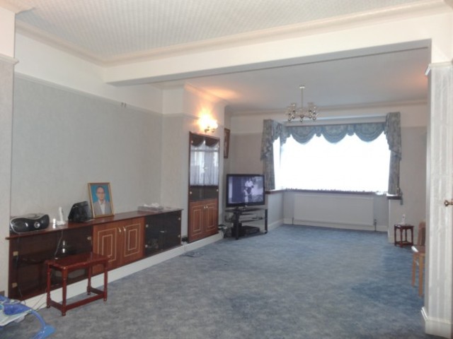  Image of 6 Bedroom Semi-Detached  To Rent at Paxford Road  Wembley, HA0 3RJ