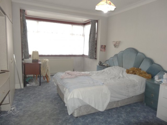  Image of 6 Bedroom Semi-Detached  To Rent at Paxford Road  Wembley, HA0 3RJ