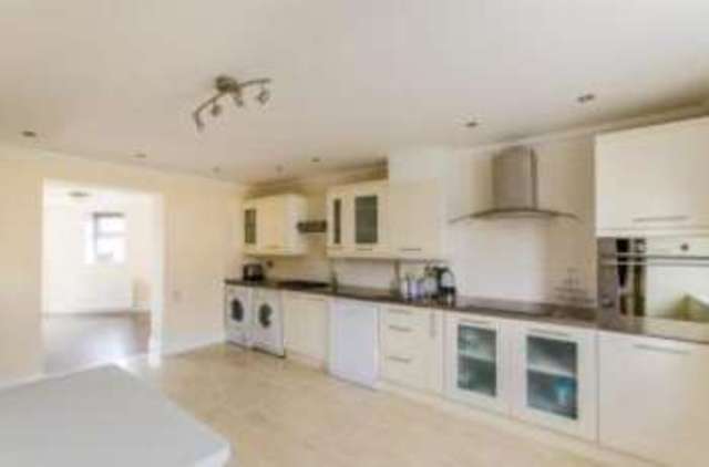  Image of 3 Bedroom Semi-Detached  For Sale at Armthorpe Doncaster Armthorpe, DN3 2AW