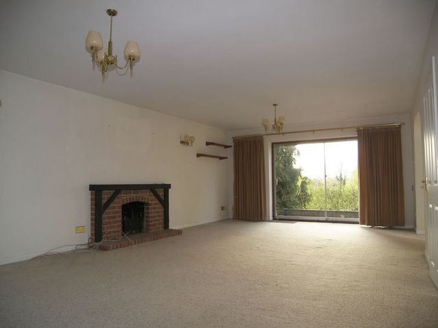  Image of 4 Bedroom Detached  To Rent at Pelhams Walk  Esher, KT10 8QA
