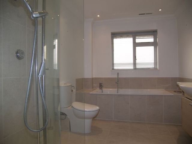  Image of 4 Bedroom Detached  To Rent at Pelhams Walk  Esher, KT10 8QA