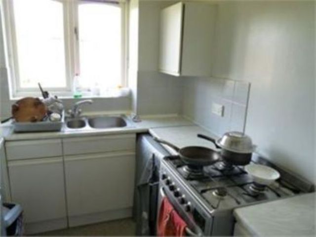  Image of 2 Bedroom Flat  To Rent at Pempath Place  Wembley, HA9 8QW