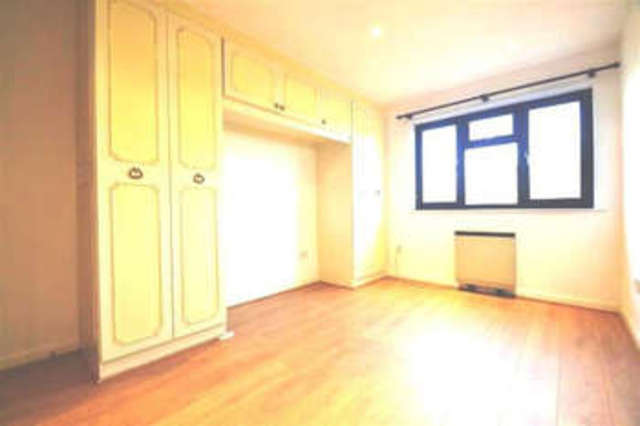  Image of 2 Bedroom Apartment  To Rent at Pepys Road  Greater London, SW20 8PF