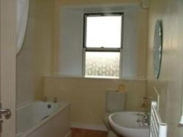  Image of 3 Bedroom Flat  To Rent at Dundee  Dundee, DD1 4LL