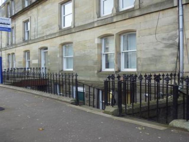  Image of 3 Bedroom Flat  To Rent at Dundee  Dundee, DD2 1EN