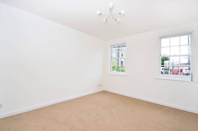  Image of 2 Bedroom Flat  To Rent at Pickering Close  Hackney, E9 7AW