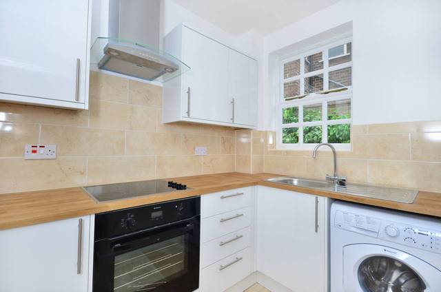  Image of 2 Bedroom Flat  To Rent at Pickering Close  Hackney, E9 7AW