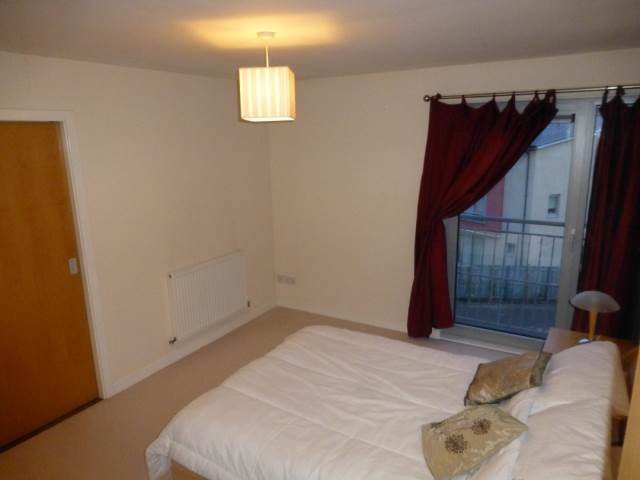  Image of 3 Bedroom Flat  To Rent at Barnton Edinburgh Edinburgh, EH4 8DA