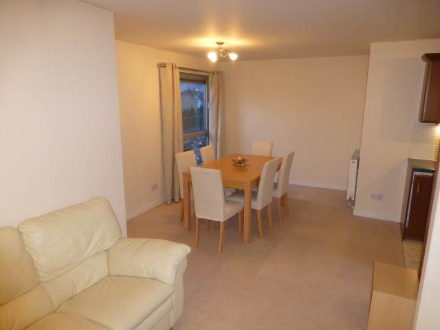  Image of 3 Bedroom Flat  To Rent at Barnton Edinburgh Edinburgh, EH4 8DA