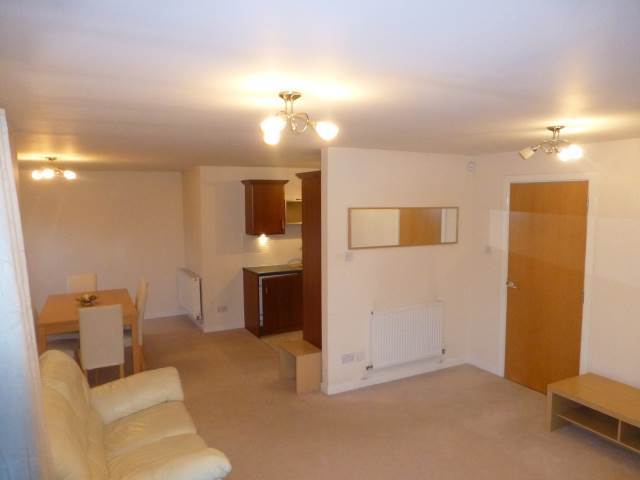  Image of 3 Bedroom Flat  To Rent at Barnton Edinburgh Edinburgh, EH4 8DA