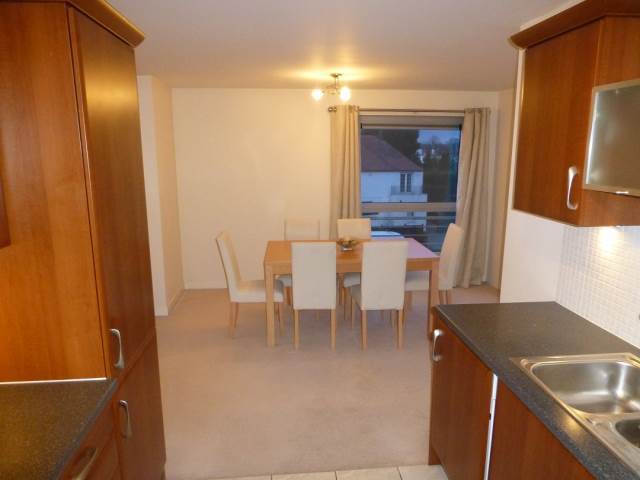  Image of 3 Bedroom Flat  To Rent at Barnton Edinburgh Edinburgh, EH4 8DA