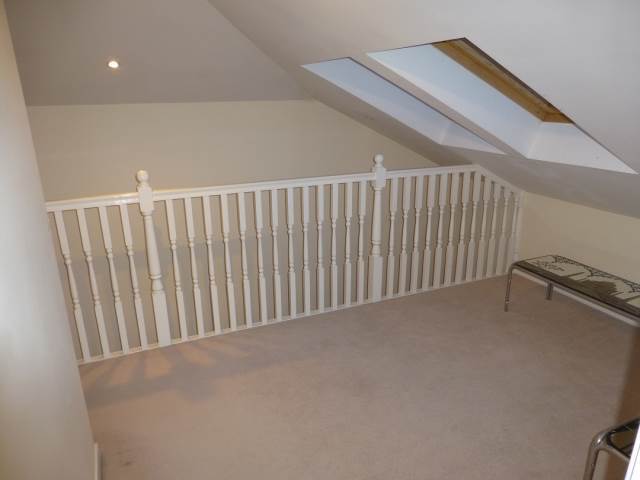  Image of 3 Bedroom Flat  To Rent at Barnton Edinburgh Edinburgh, EH4 8DA