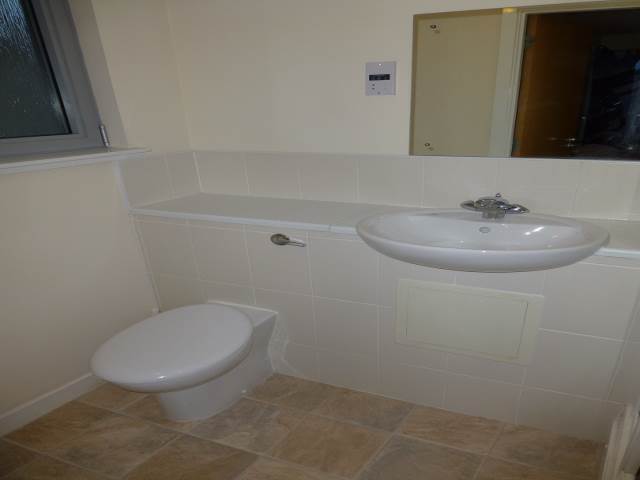  Image of 3 Bedroom Flat  To Rent at Barnton Edinburgh Edinburgh, EH4 8DA