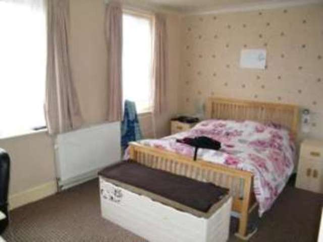  Image of 3 Bedroom Semi-Detached  For Sale at Pokesdown Bournemouth Pokesdown, BH7 6LJ