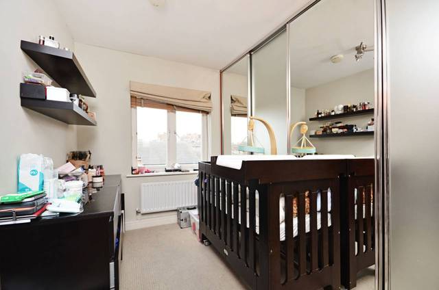  Image of 2 Bedroom Flat  For Sale at Prince Edward Road  Hackney Wick, E9 5NN