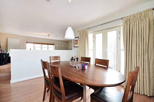  Image of 2 Bedroom Flat  For Sale at Prince Edward Road  Hackney Wick, E9 5NN