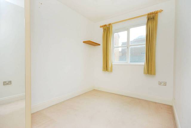 Image of 4 Bedroom Detached  To Rent at Pulteney Close  Isleworth, TW7 6PX