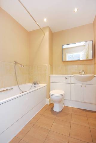  Image of 4 Bedroom Detached  To Rent at Pulteney Close  Isleworth, TW7 6PX