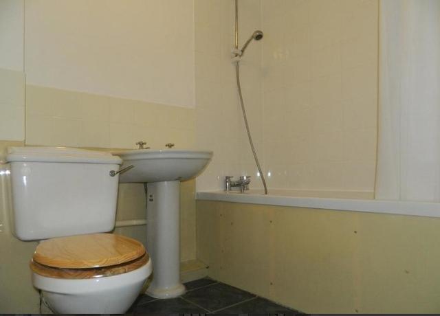  Image of 2 Bedroom Flat  For Sale at Edmonton, N9 9XU