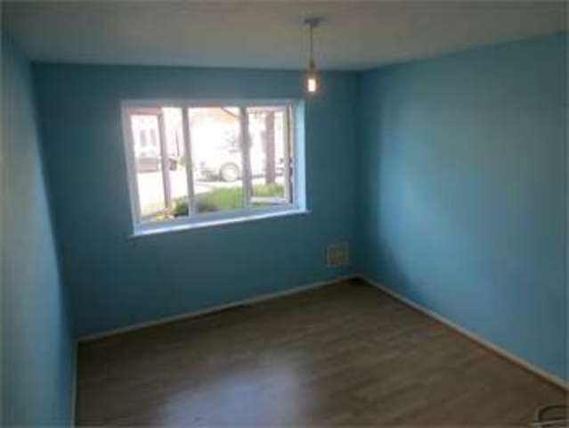  Image of 2 Bedroom Apartment  For Sale at Queens Avenue Leigh on Sea Leigh-on-Sea, SS9 1QT