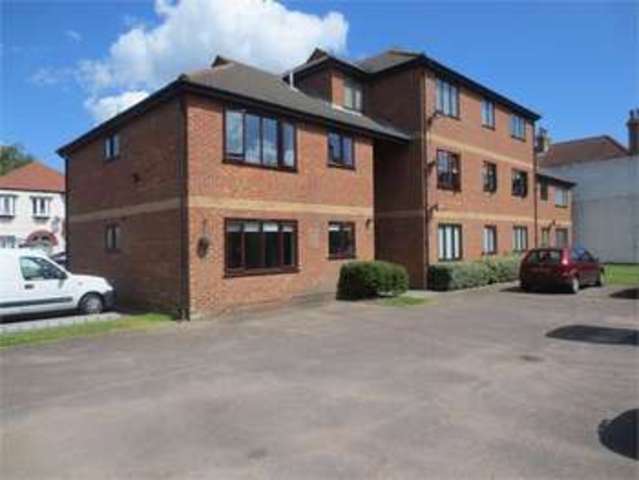  Image of 2 Bedroom Apartment  For Sale at Queens Avenue Leigh on Sea Leigh-on-Sea, SS9 1QT