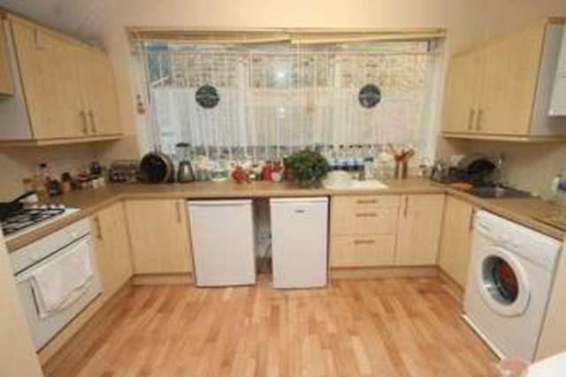  Image of 1 Bedroom Flat  To Rent at Queens Road  London, E11 1BB