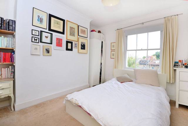  Image of 2 Bedroom Maisonette  For Sale at Queensdown Road  Lower Clapton, E5 8NN