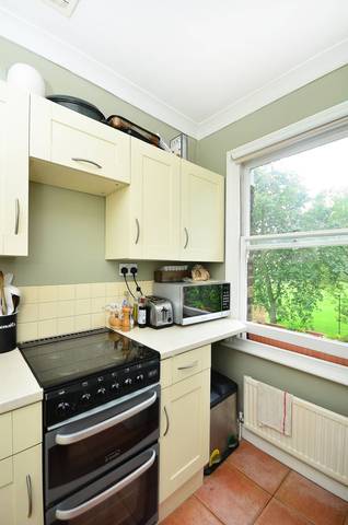  Image of 2 Bedroom Maisonette  For Sale at Queensdown Road  Lower Clapton, E5 8NN