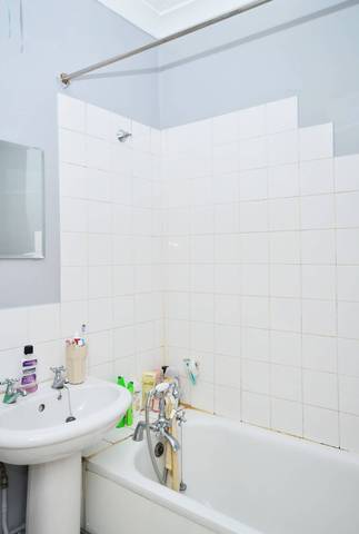  Image of 2 Bedroom Maisonette  For Sale at Queensdown Road  Lower Clapton, E5 8NN