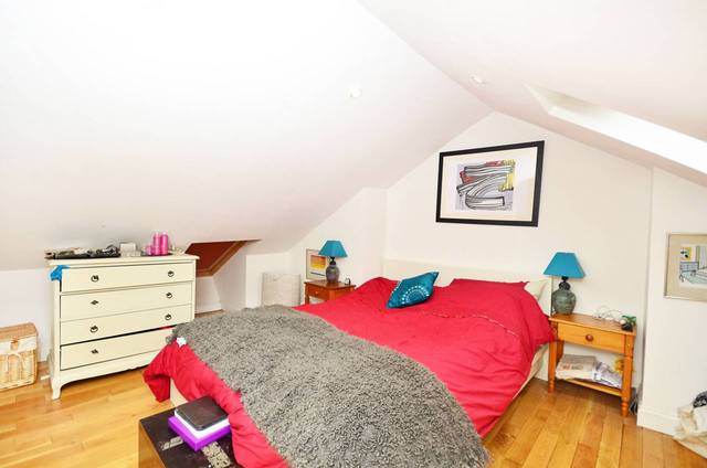  Image of 2 Bedroom Maisonette  For Sale at Queensdown Road  Lower Clapton, E5 8NN
