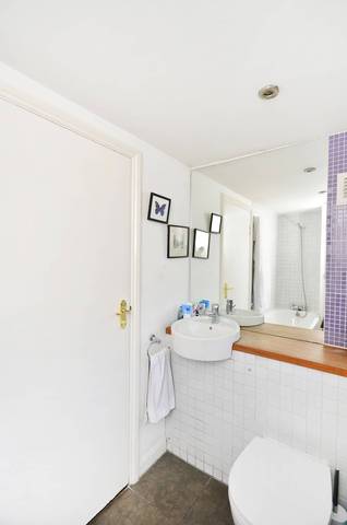  Image of 1 Bedroom Flat  For Sale at Queensdown Road  Hackney Downs, E5 8NN