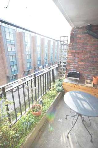  Image of 3 Bedroom Flat  To Rent at Gray Street  Waterloo, SE1 8UY