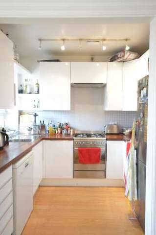  Image of 3 Bedroom Flat  To Rent at Gray Street  Waterloo, SE1 8UY