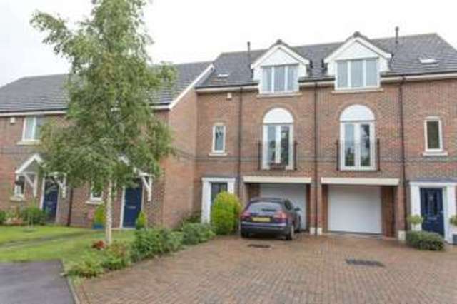  Image of 3 Bedroom Terraced  For Sale at Quinton Fields  Emsworth, PO10 7QF