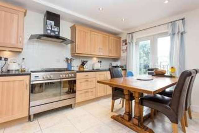 Image of 3 Bedroom Terraced  For Sale at Quinton Fields  Emsworth, PO10 7QF